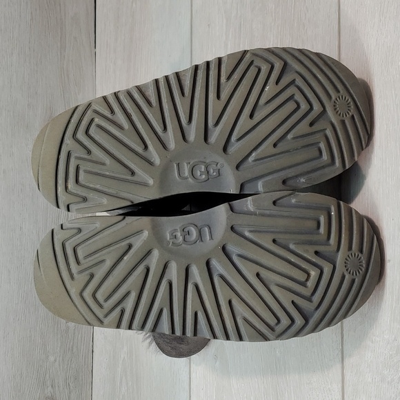 Ugg Australia Kids Girls Bailey Button Leather Sheepskin Boots shoes sz 3 - Picture 11 of 14